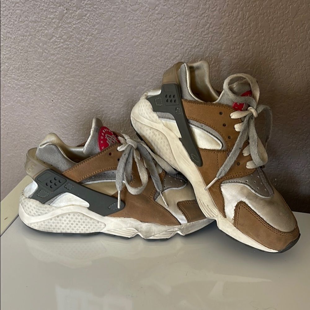 Stussy x Air Huarache LE 'Desert Oak' Nike size 6.5